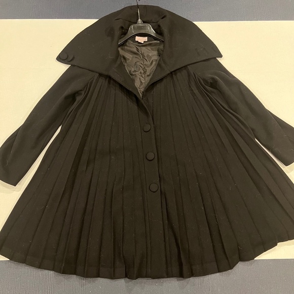 H&M Jackets & Blazers - H&M PLEATED WOOL SWING COAT-- GENTLY WORN